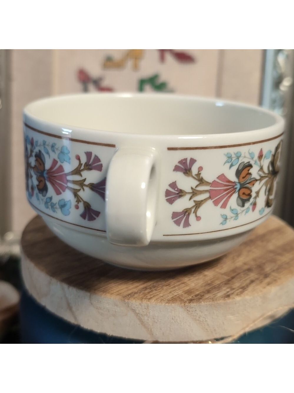 Villeroy & Boch Floral Motif Soup Bowl - Chateau - Picture 5 of 7